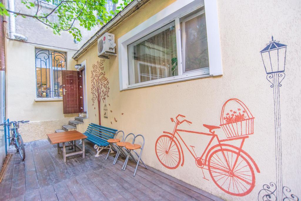 Hostel Berloga Odessa Eksteriør bilde