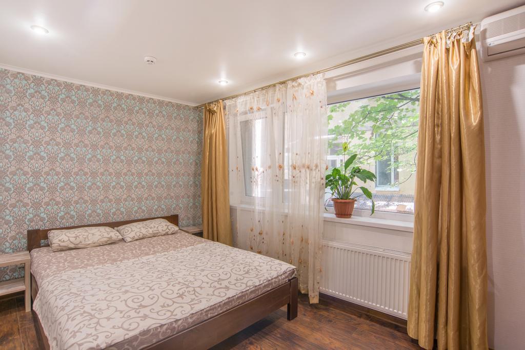 Hostel Berloga Odessa Eksteriør bilde