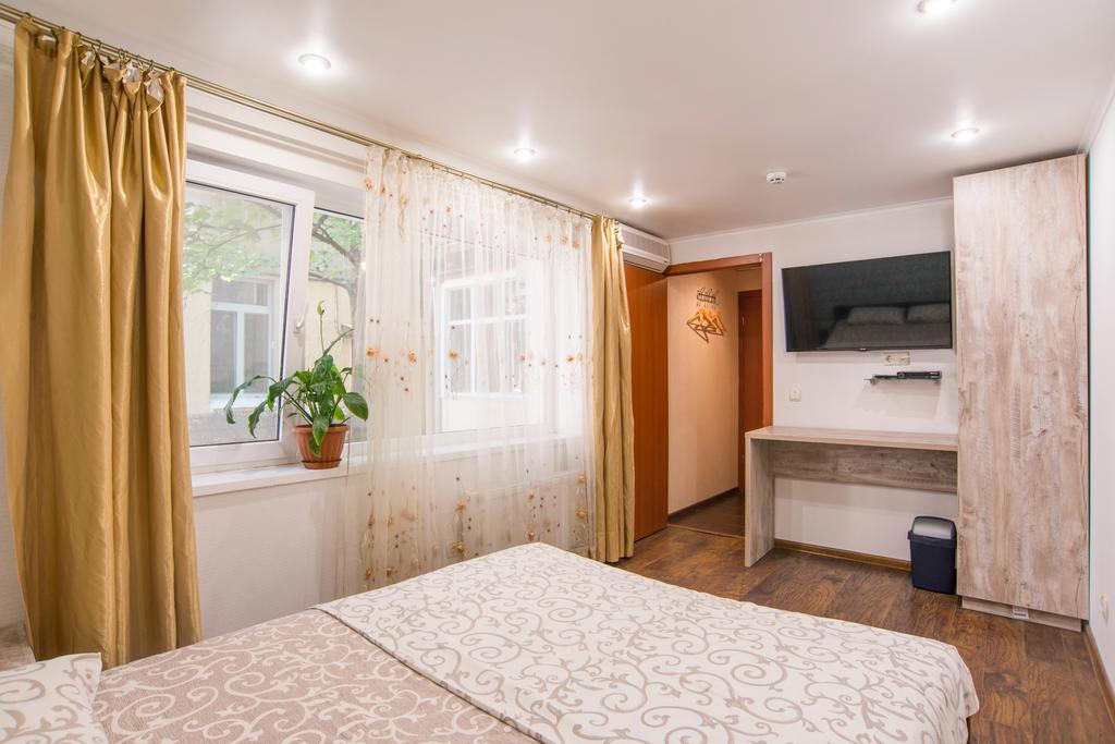 Hostel Berloga Odessa Eksteriør bilde